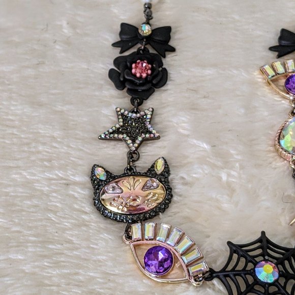 NWT Betsey Johnson Hand Halloween Necklace … - Picture 3 of 7